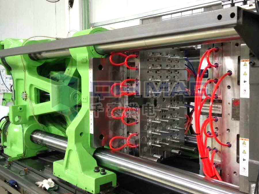 東華300T注塑機(jī)磁力模板